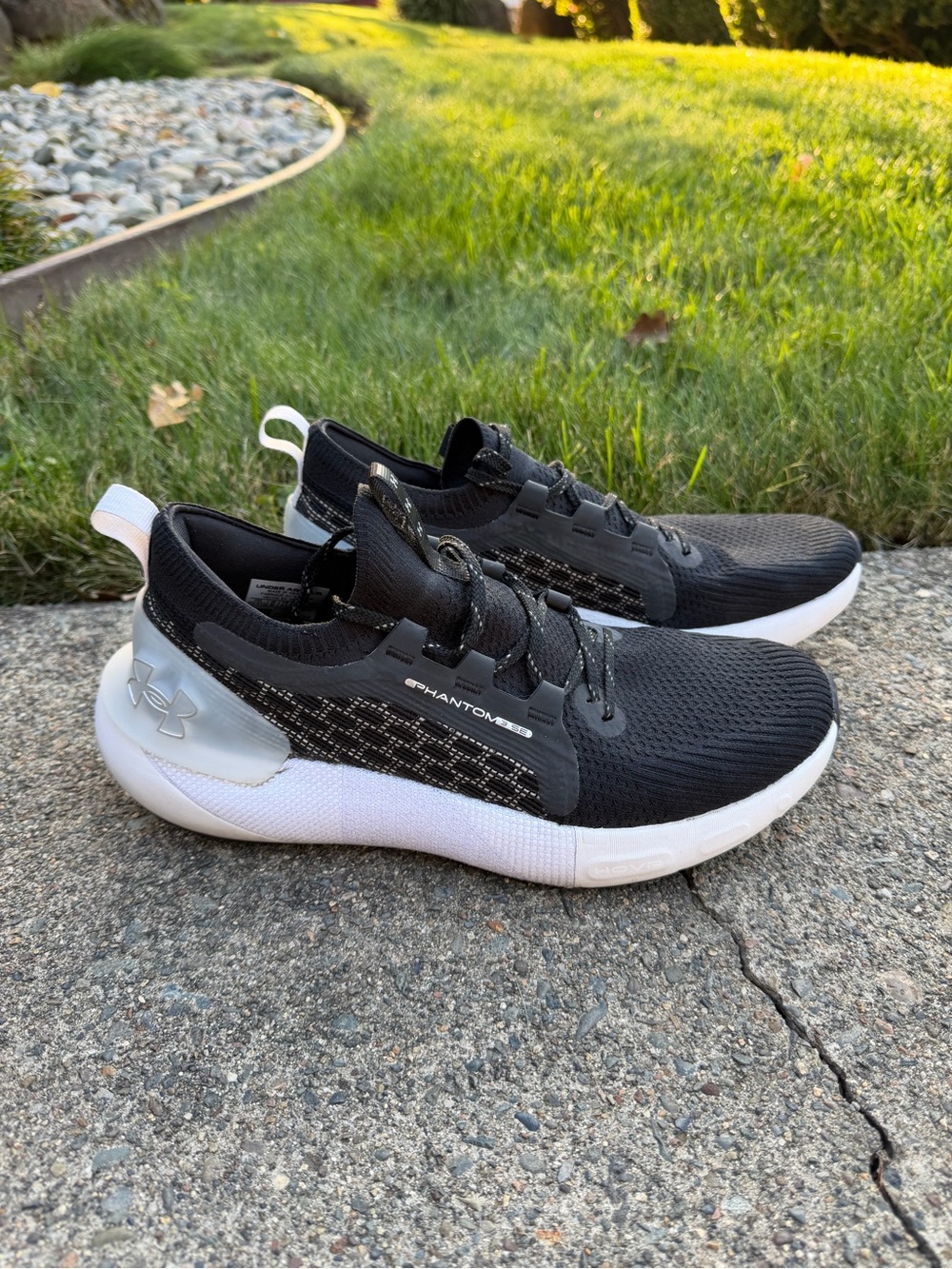 Under Armour Men’s Phantom Training Shoes - Black/White